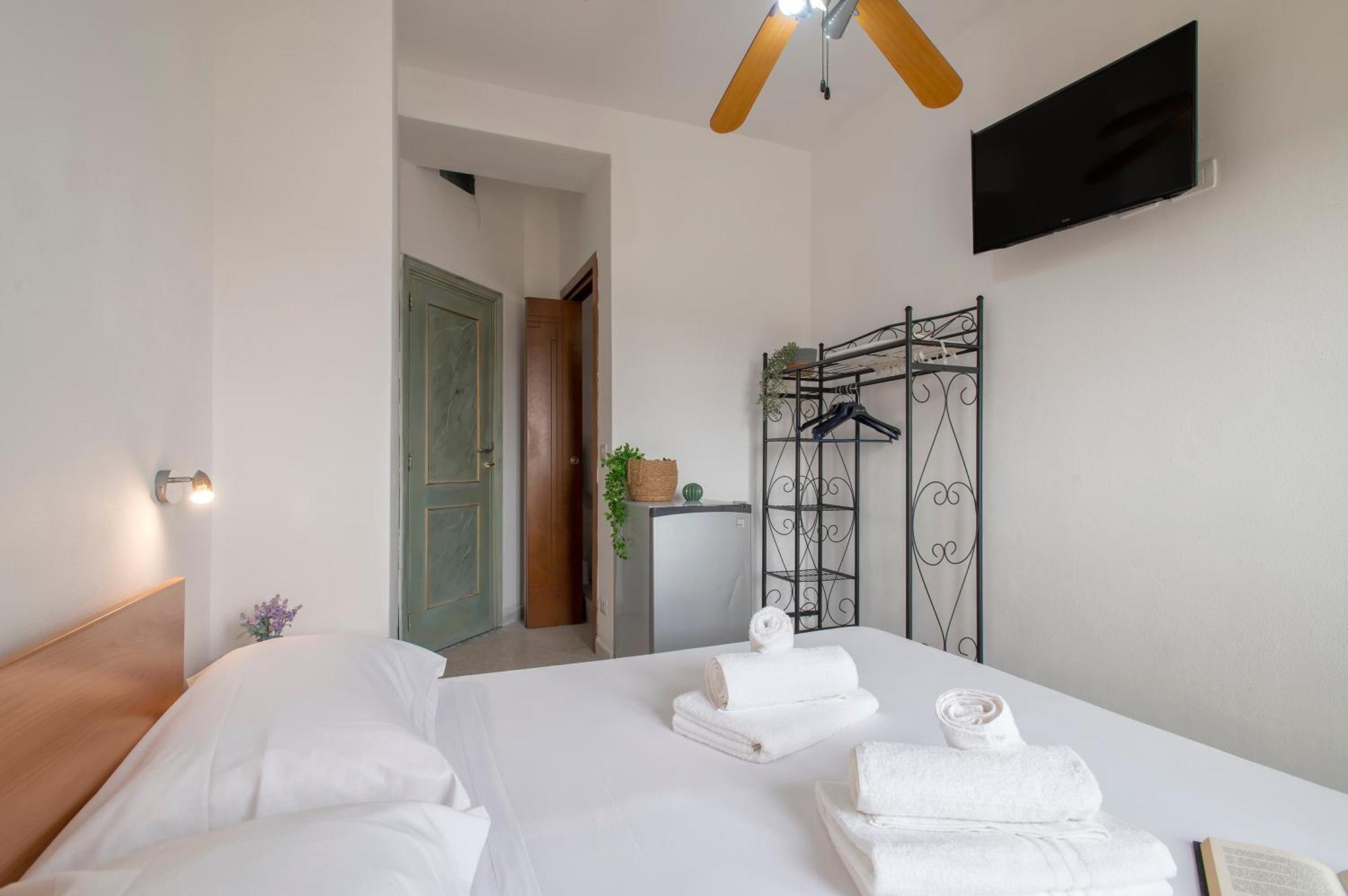 Oasis Guest House Alghero Bagian luar foto