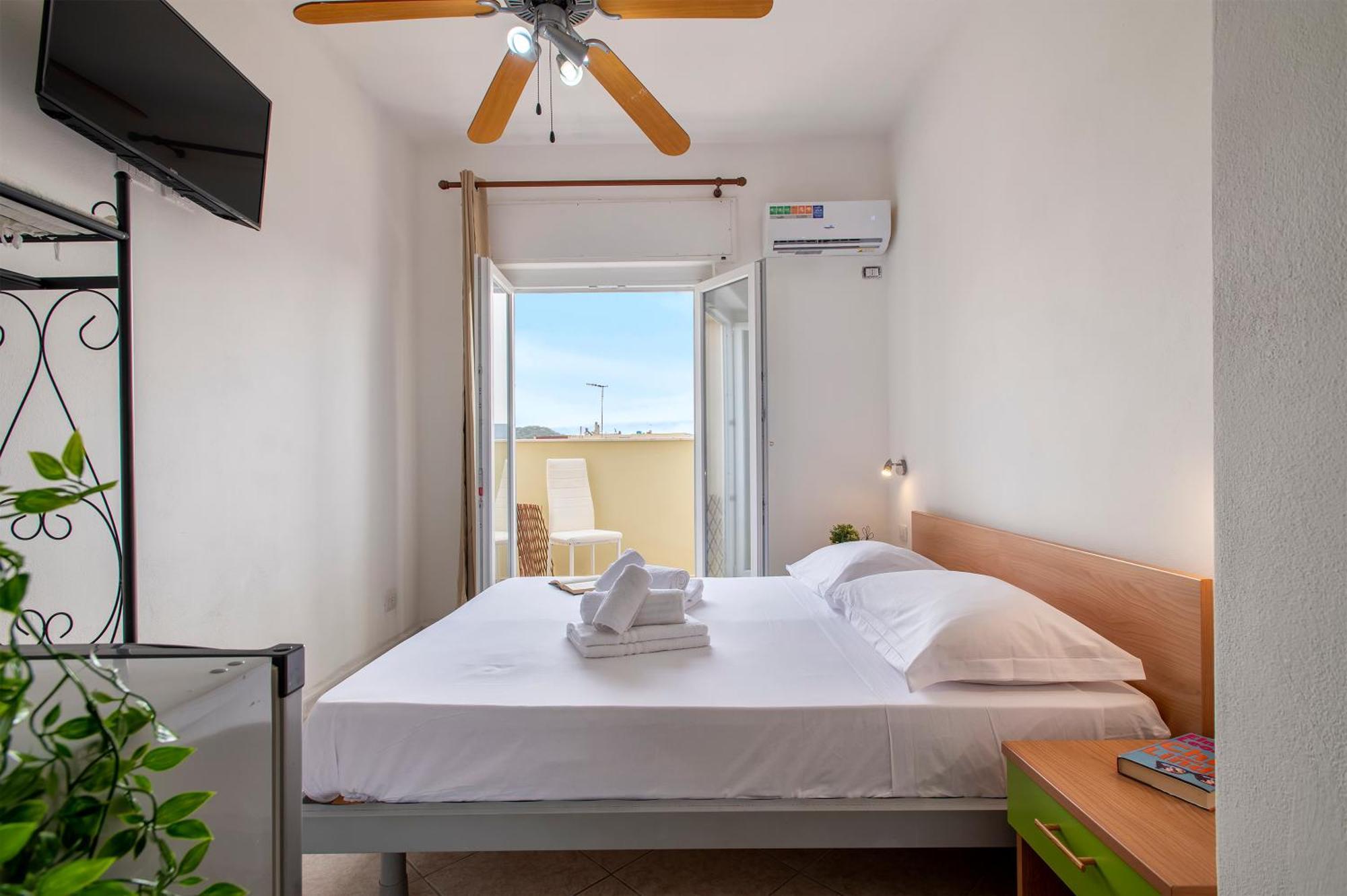 Oasis Guest House Alghero Bagian luar foto