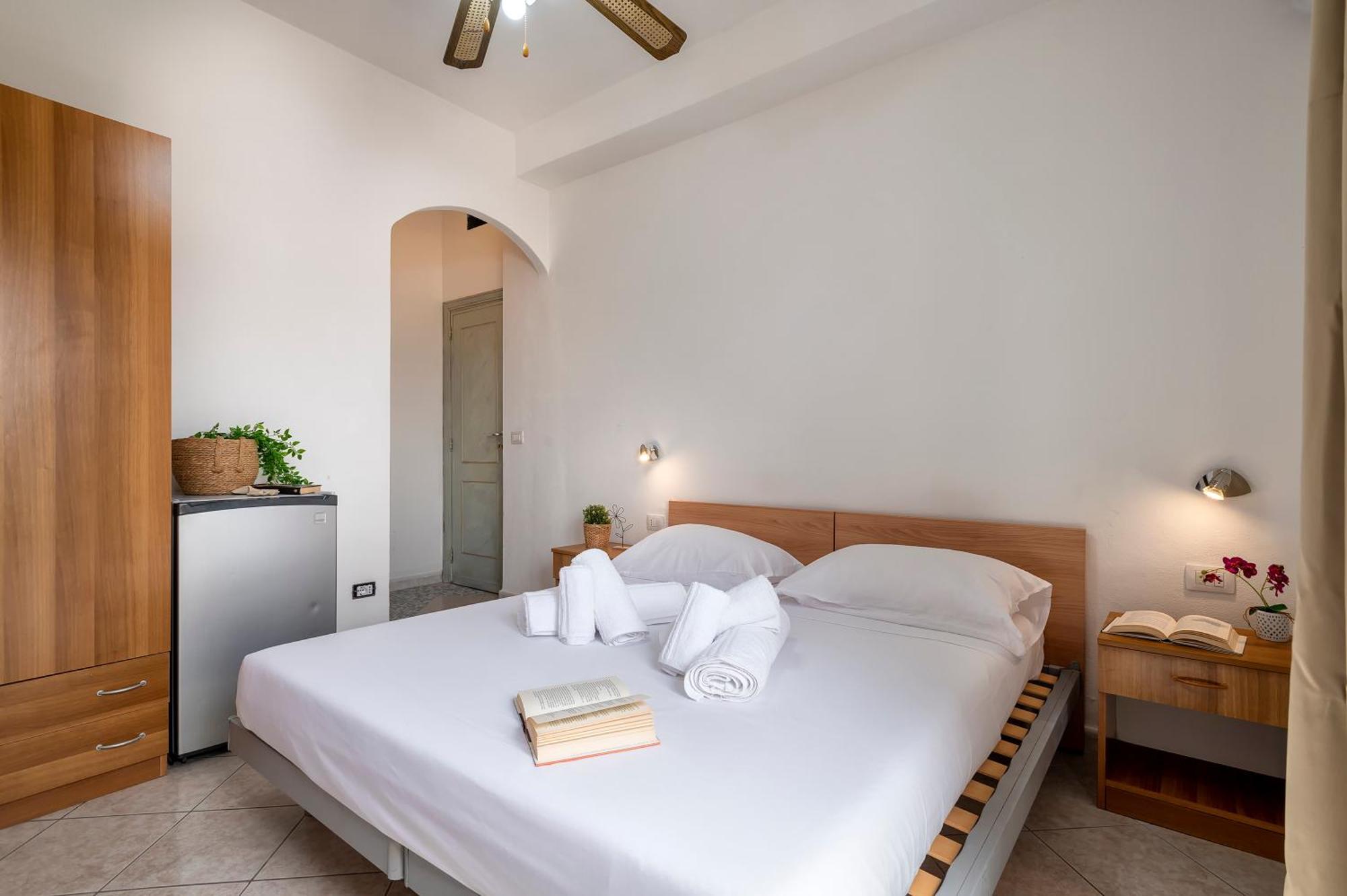 Oasis Guest House Alghero Bagian luar foto